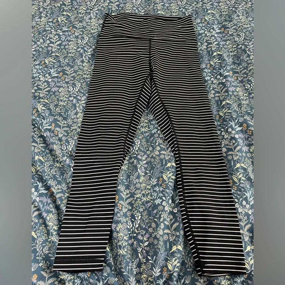 Lululemon Leggings - Picture 1 of 3